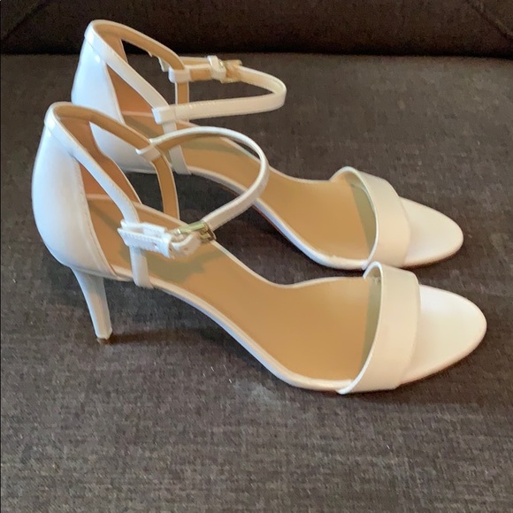 MICHAEL KORS white patent leather heel sandals - Picture 2 of 4